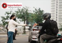 BP Batam Bagikan Masker di Tengah Kabut Asap, Imbau Warga Lindungi Kesehatan