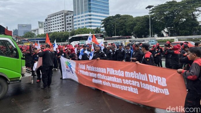 demo-buruk-ke-DPR