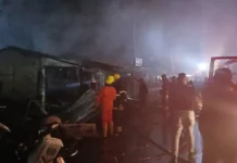 Api Pembakaran Sampah Ludeskan Enam Kios di Bukit Beruntung