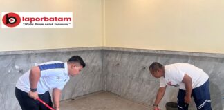 Semangat Hari Bakti Pemasyarakatan ke- 62, Rutan Batam dan UPT Pemasyarakatan Kota Batam Gelar Aksi Bersih Masjid Syahrom Ba’dawi