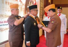 Wagub Nyanyang Terima Anugerah Bintang Veteran, Tekankan Nilai Perjuangan untuk Generasi Muda